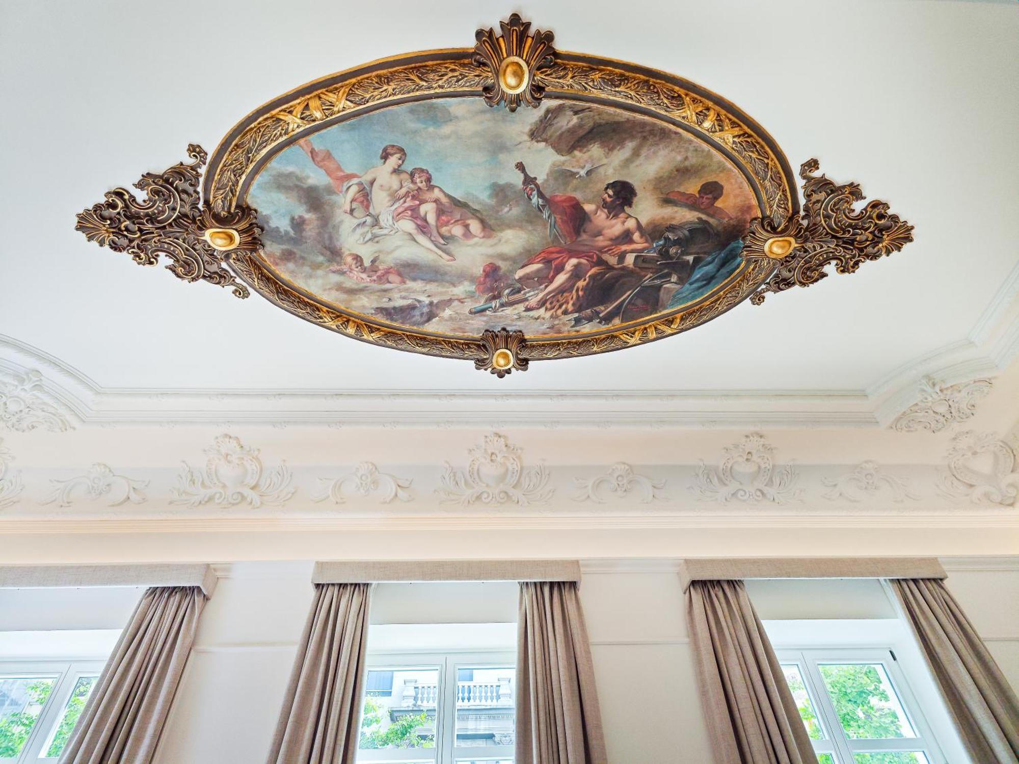 Palacio Gran Via, A Royal Hideaway