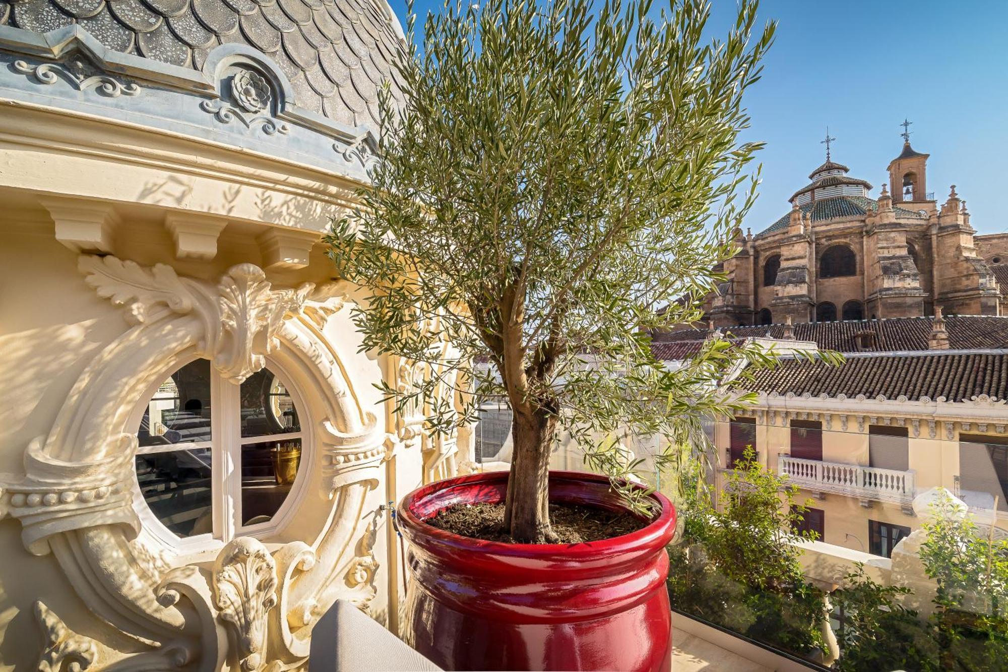Palacio Gran Via, A Royal Hideaway Hotel 5*