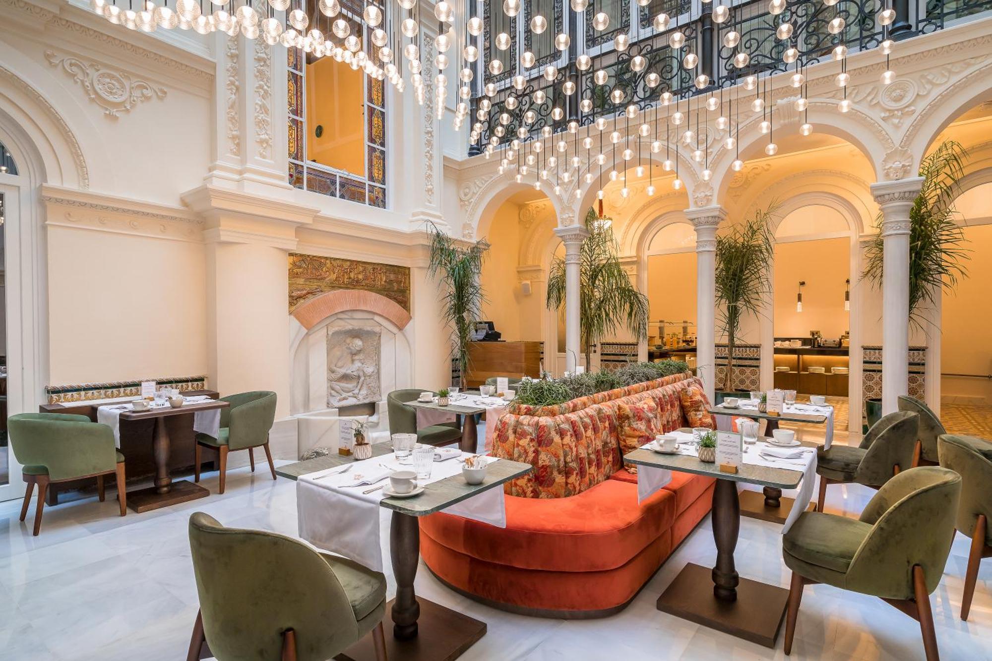 Palacio Gran Via, A Royal Hideaway