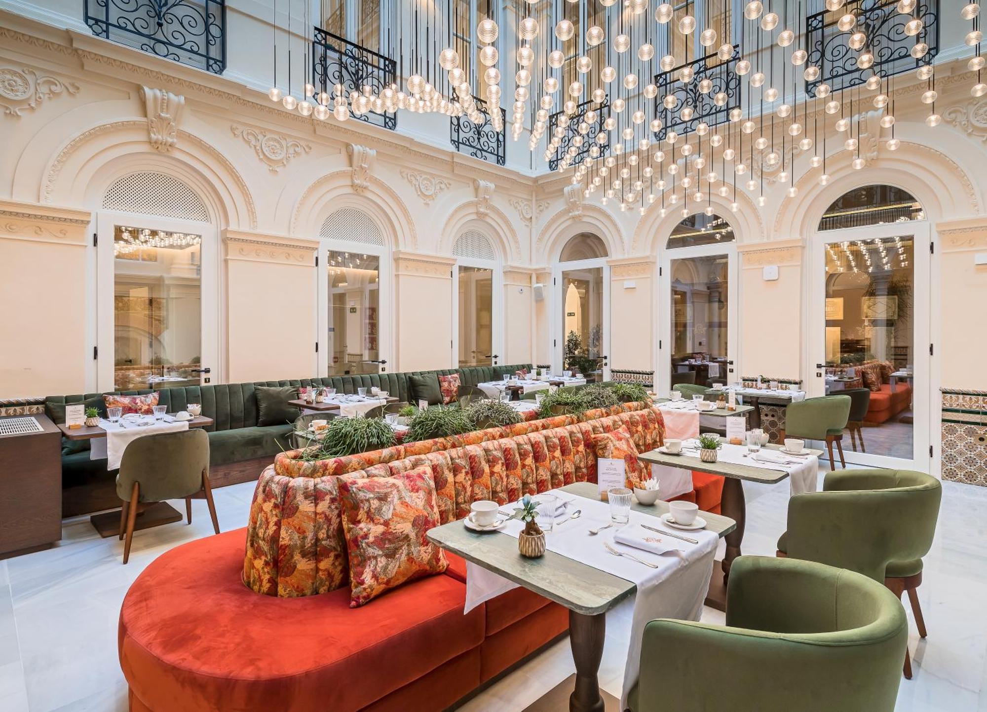 Palacio Gran Via, A Royal Hideaway Hotel 5*