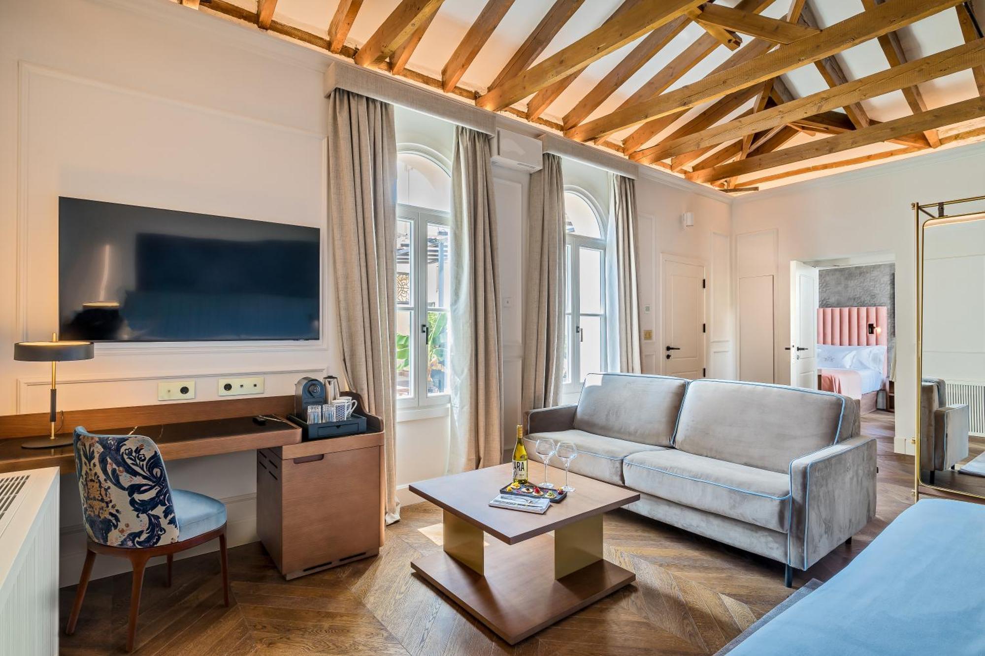 Hotel Palacio Gran Via, A Royal Hideaway 5*